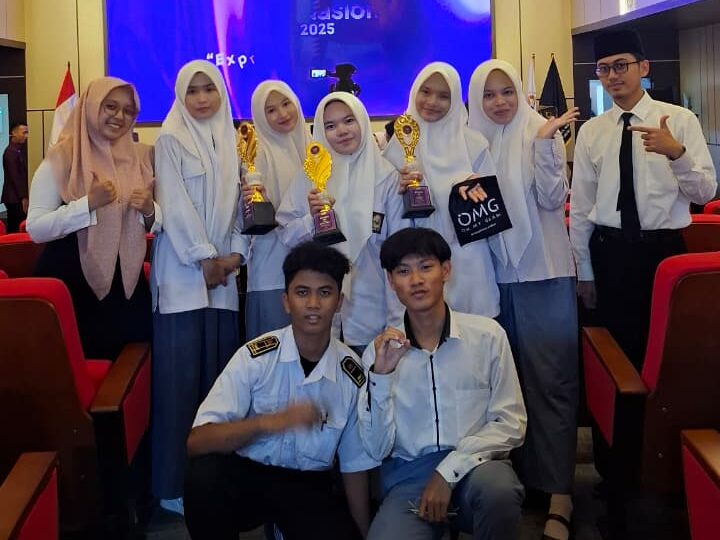 🏆 Kata Siapa Santri Hanya Bisa Mengaji? juara lomba 1